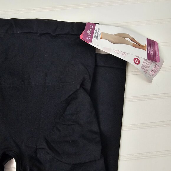 Curveez Women's Black High Waist Seamless Shaping Capri Leggings Size M NWT - Picture 6 of 16